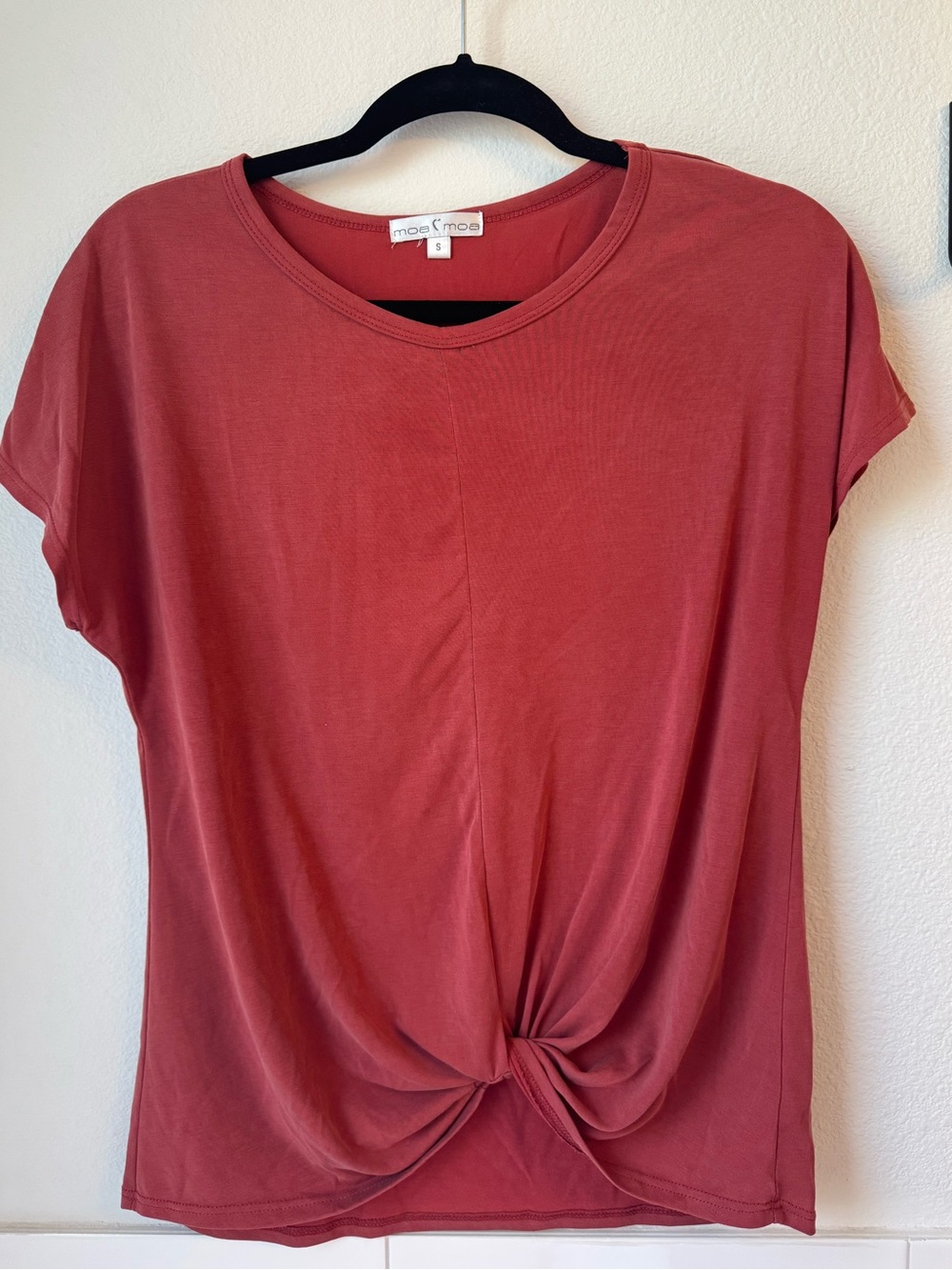 Moa Moa Rose Twisted Front Short Sleeve Top